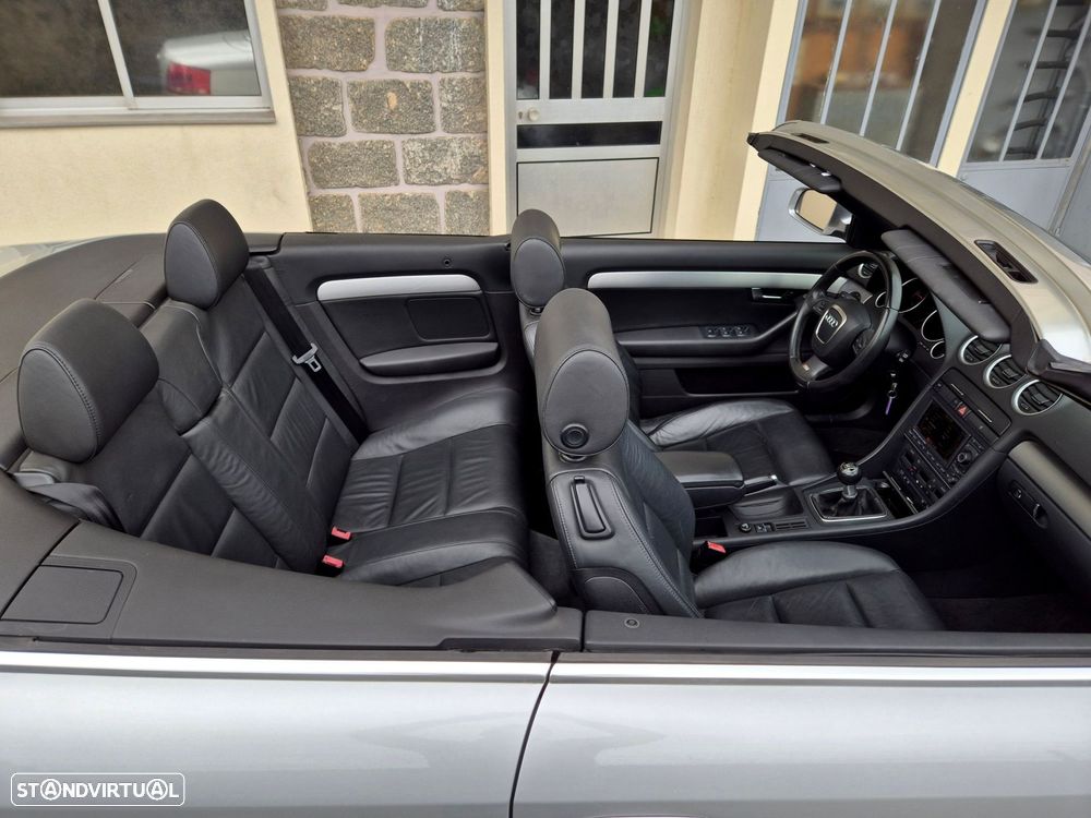 Audi A4 Cabrio 2.0 TDi S-line - 10