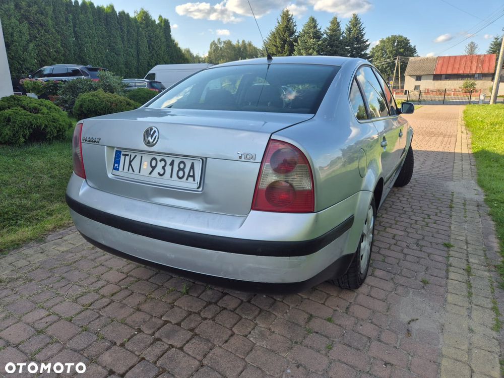 Volkswagen Passat 1.9 TDI Comfortline - 14