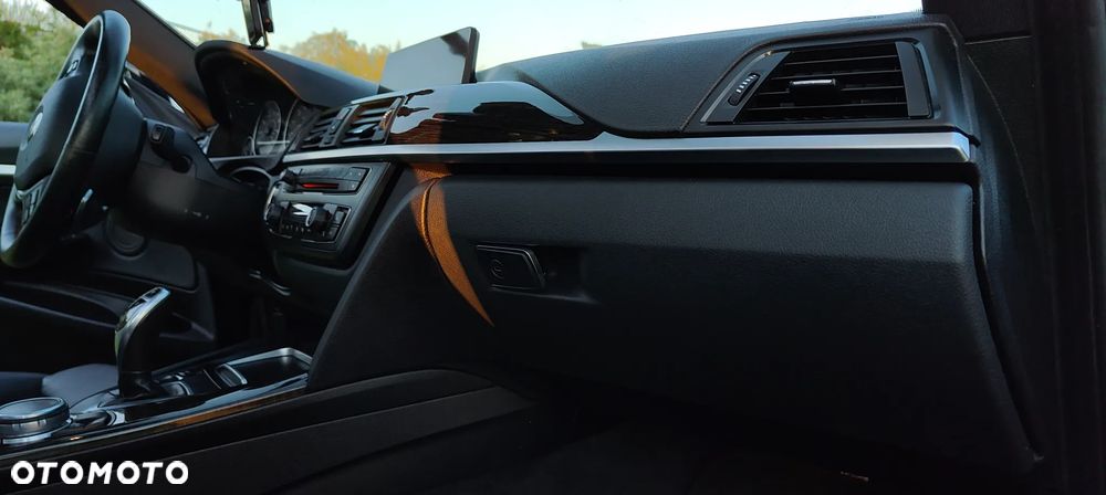 BMW Seria 3 328i xDrive Sport Line - 22