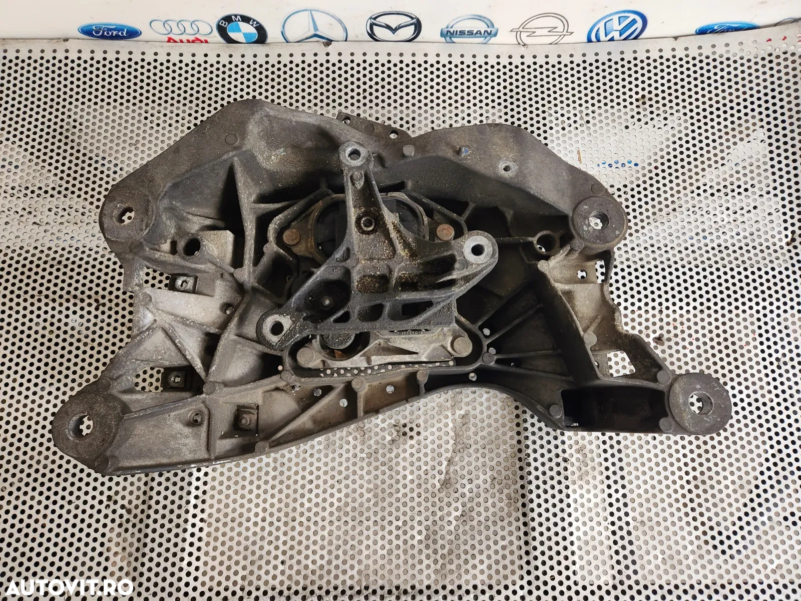 Suport Cutie Viteze Audi A8 4H D4 3.0 D Tdi Euro 5 An 2010-2011-2012-2013-2014-2015-2016-2017 Motor - 5