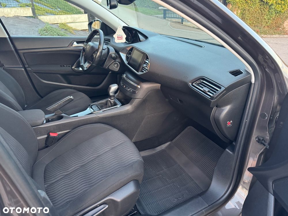 Peugeot 308 1.2 PureTech Allure S&S EAT6 - 8