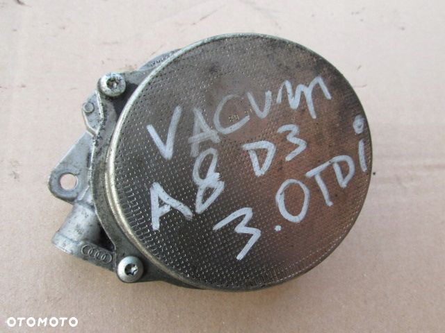 Audi A8 D3 3.0 tdi Pompa vacu vacum 057145100AE - 2