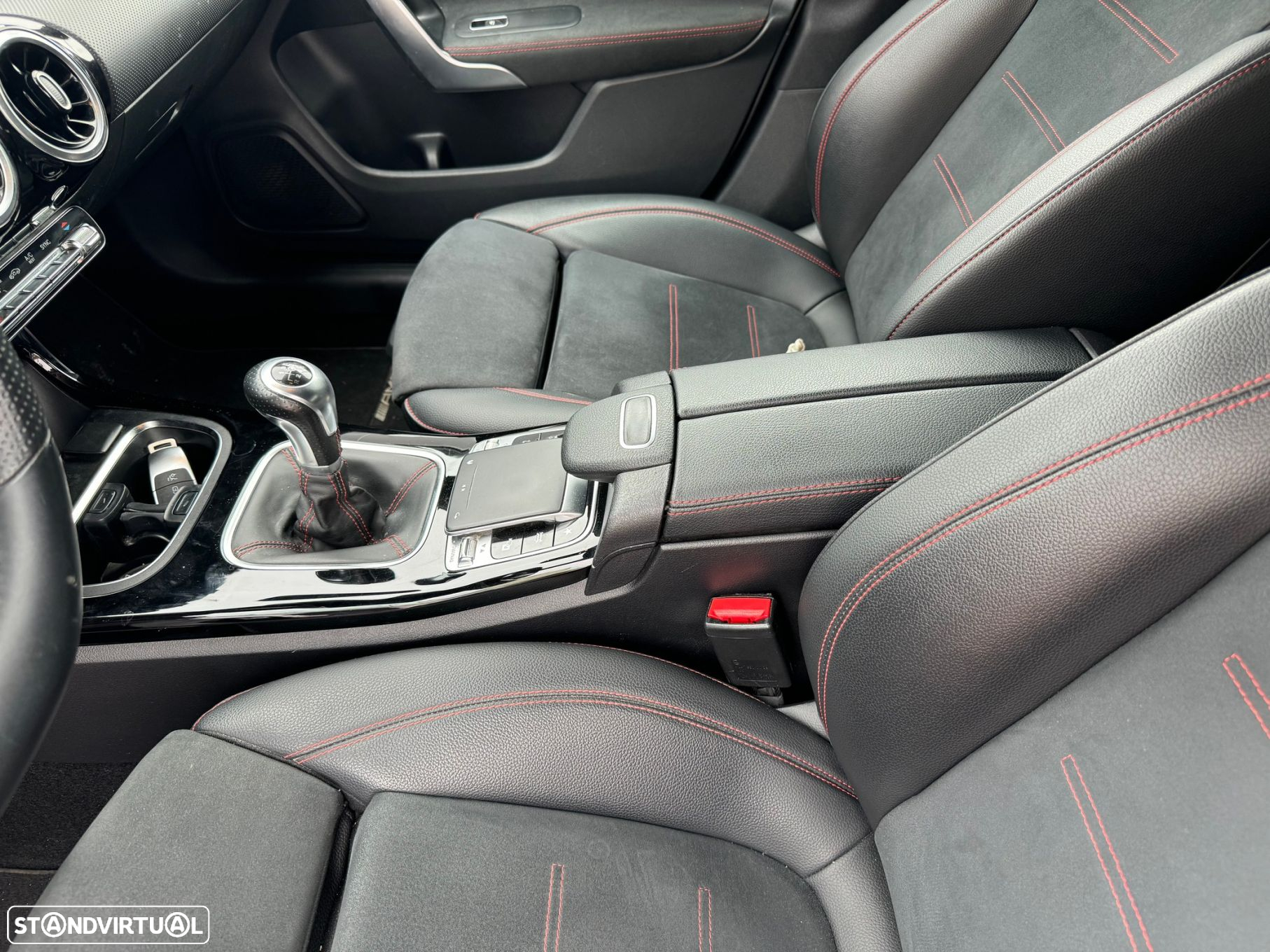 Mercedes-Benz CLA 180 d Shooting Brake AMG Line - 8