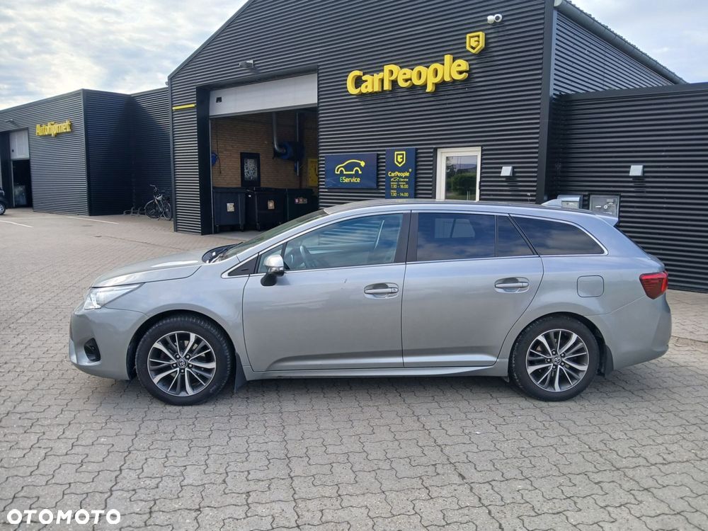 Toyota Avensis Touring Sports 1.8 Executive - 3