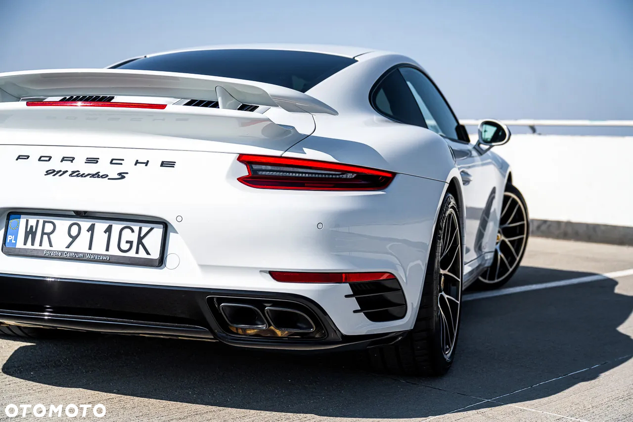 Porsche 911 Turbo S - 17