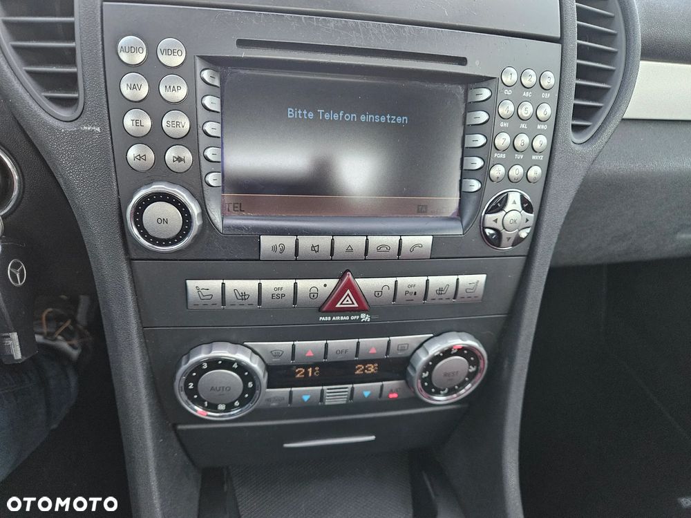 Mercedes-Benz SLK 300 Sport Edition - 21