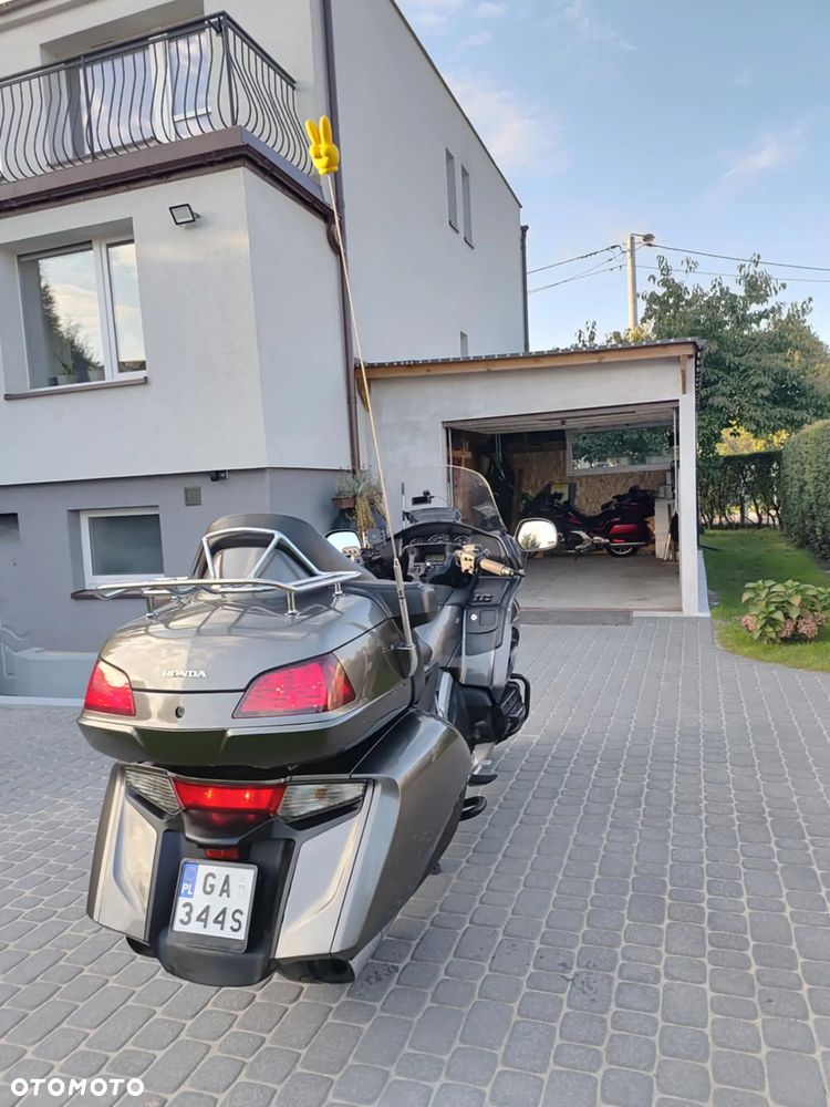 Honda GL - 27