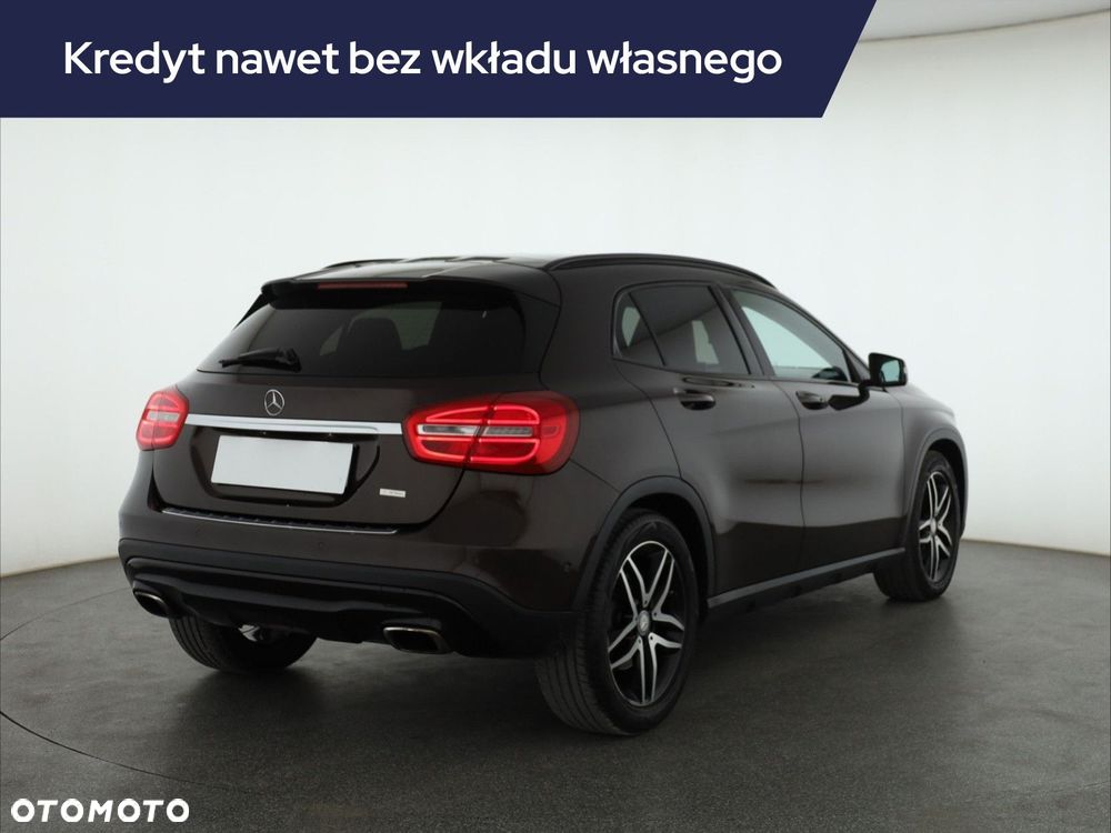 Mercedes-Benz GLA - 7