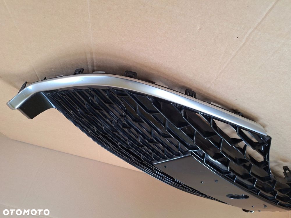TOYOTA YARIS III LIFT 14-17 KRATKA ATRAPA ŚRODKOWA ZDERZAKA PRZÓD+CHROMY ORYG. TOYOTA 53102-0D060 / 53112-0D410 WYSYŁKA - 8