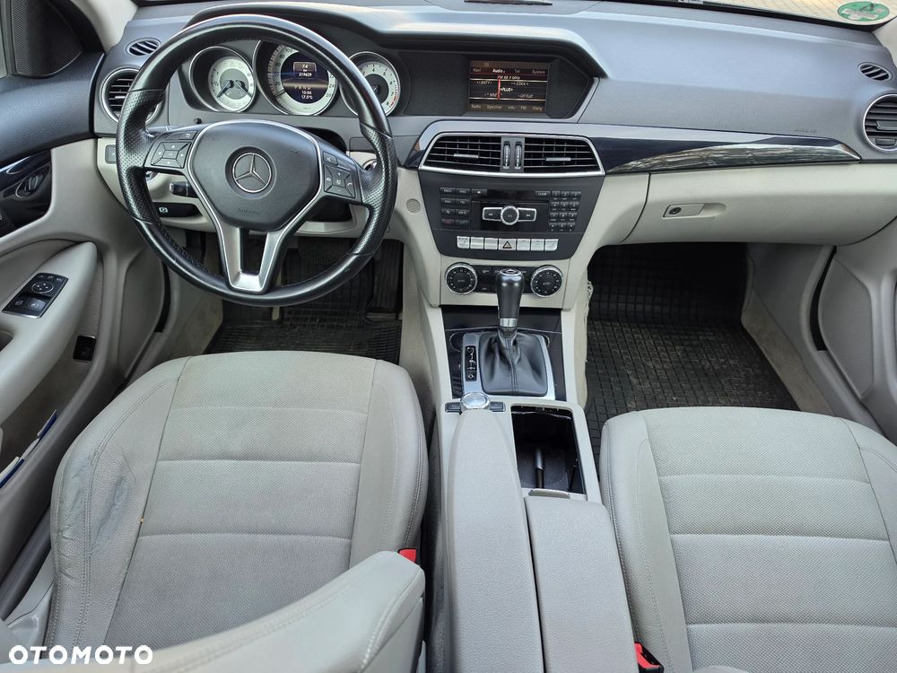 Mercedes-Benz Klasa C 180 (BlueEFFICIENCY) 7G-TRONIC - 21