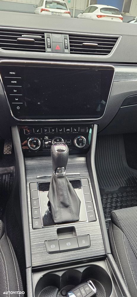 Skoda Superb 2.0 TDI 4X4 DSG Style - 16