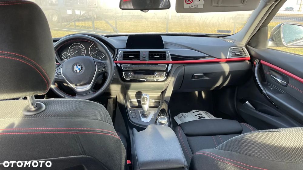 BMW Seria 3 320d xDrive Sport Line - 4