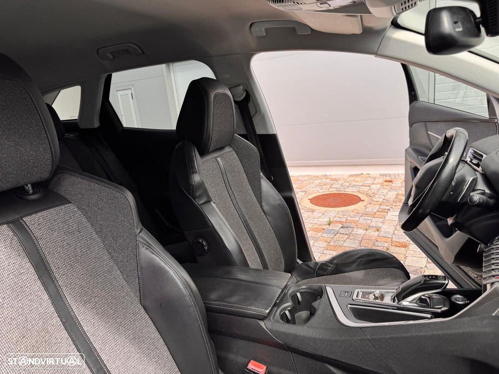 Peugeot 3008 1.6 BlueHDi Crossway EAT6 - 18