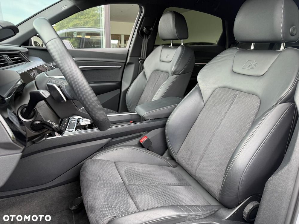 Audi e-tron Sportback - 16