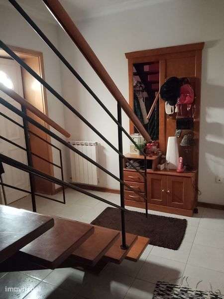 Moradia T3 com ótimos acessos - Grande imagem: 2/8