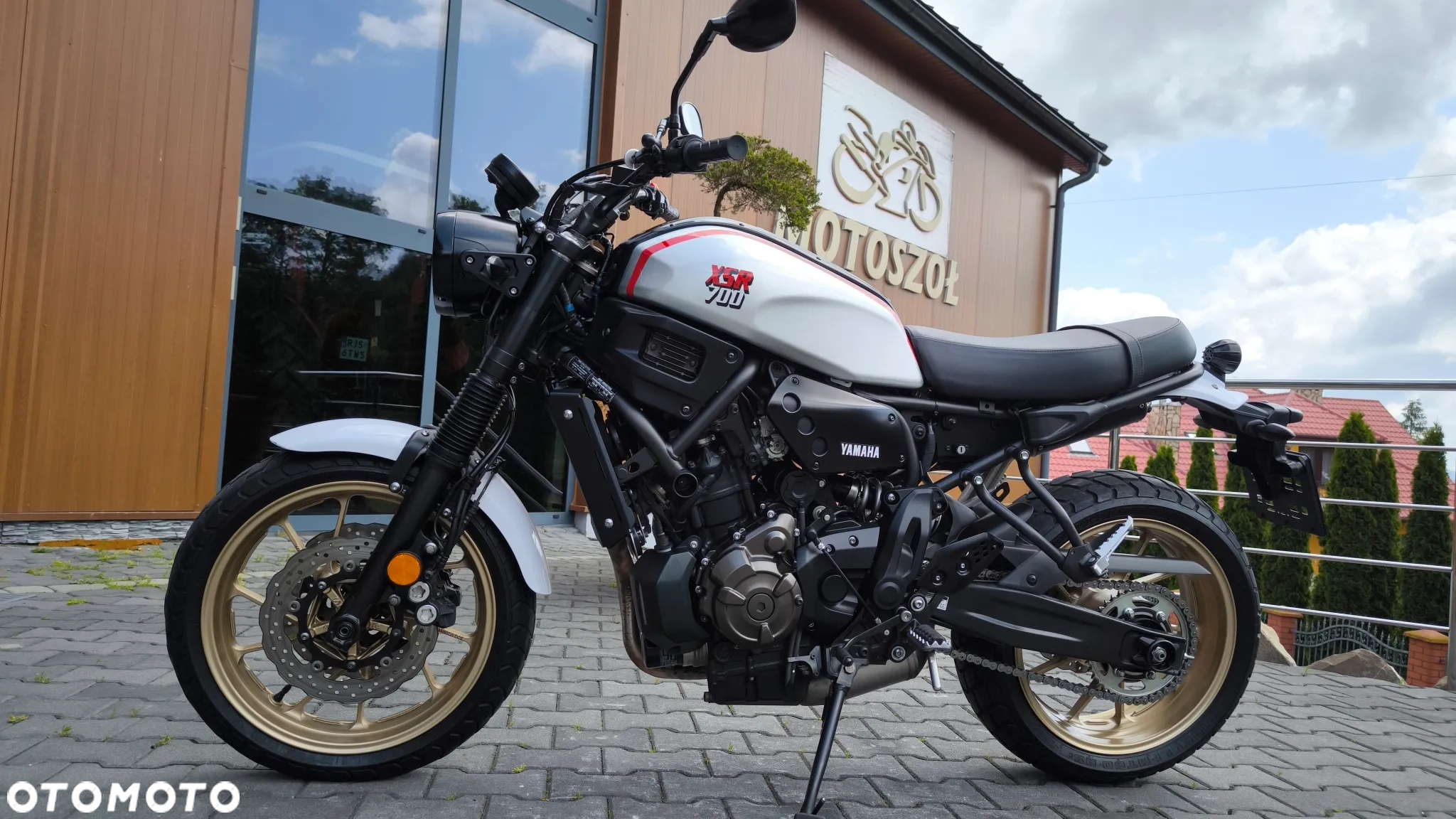 Yamaha XSR - 4
