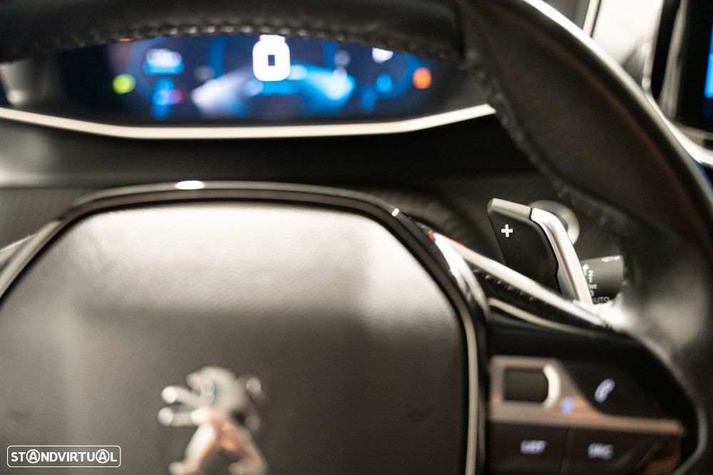 Peugeot 2008 1.2 PureTech Allure EAT8 - 13