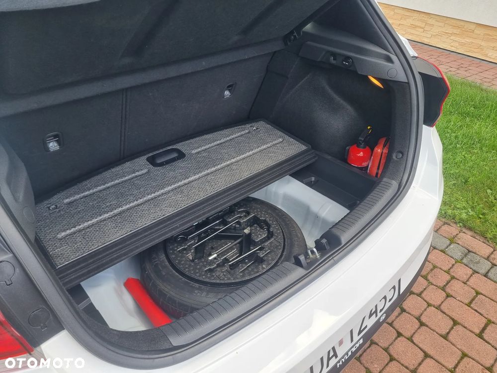 Hyundai i30 1.5 DPI Classic + - 19