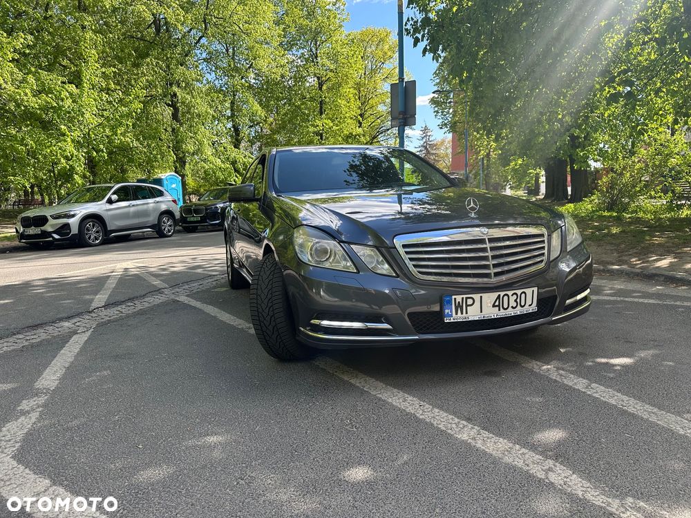 Mercedes-Benz Klasa E 250 CGI BlueEFFICIENCY 7G-TRONIC Elegance - 18