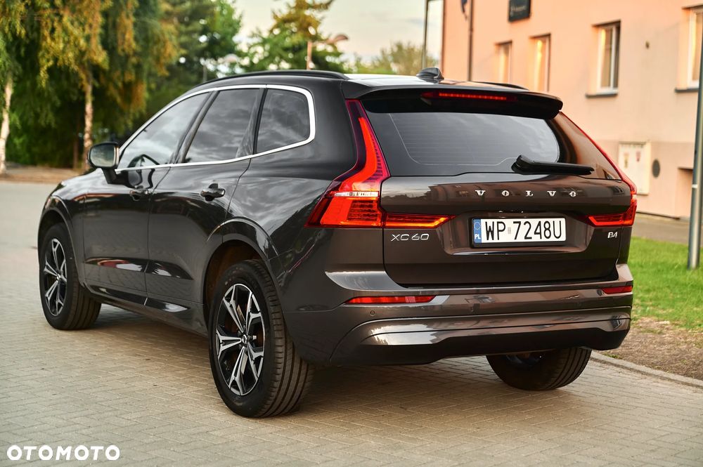 Volvo XC 60 B4 D Geartronic Momentum Pro - 8