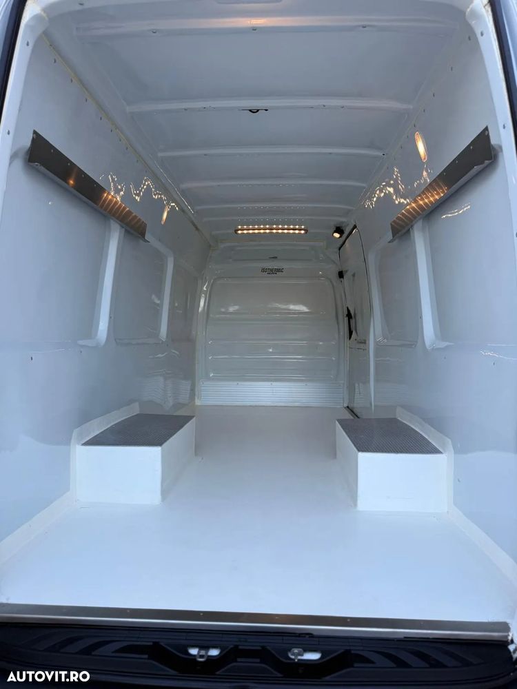 Mercedes-Benz Sprinter - 23