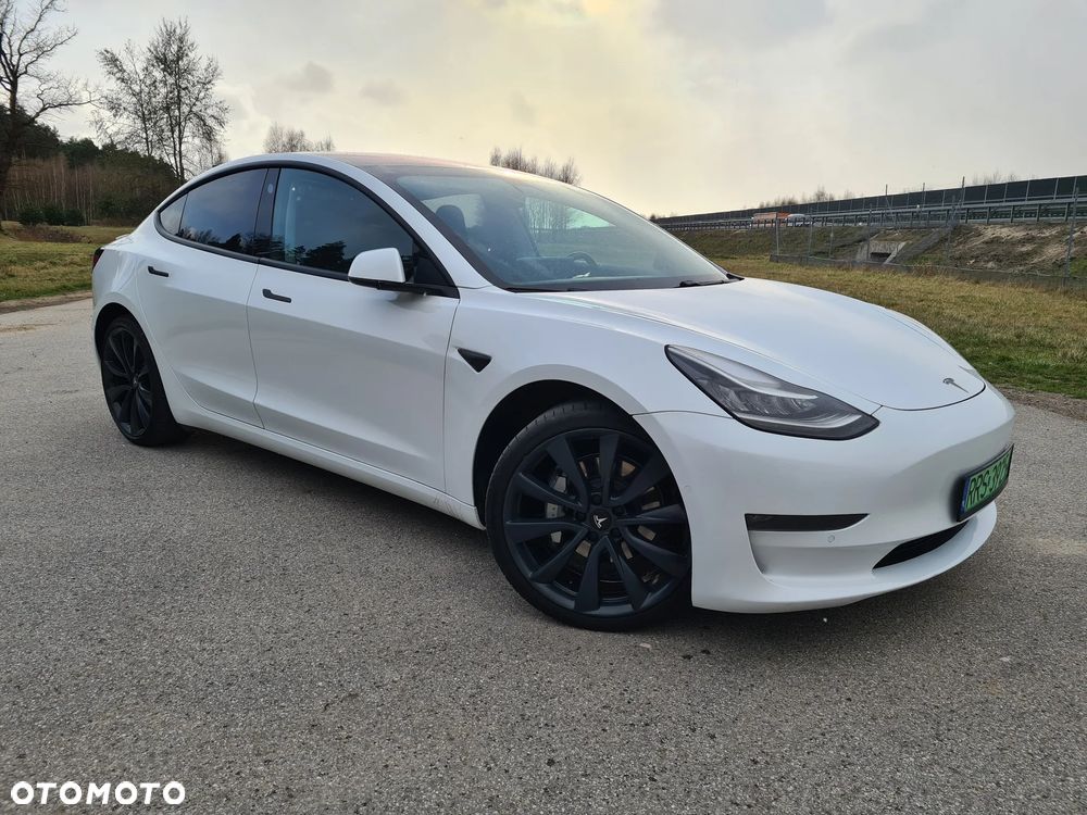 Tesla Model 3 - 10