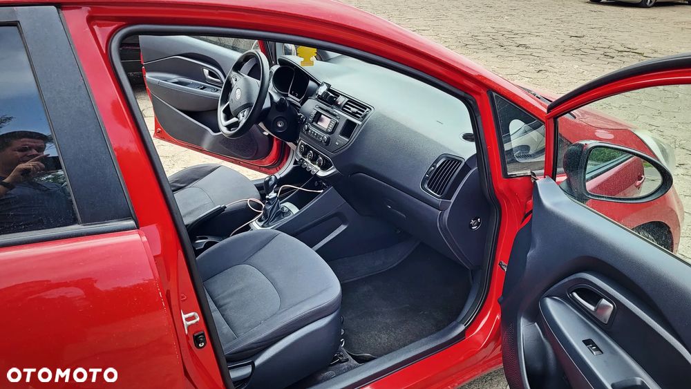 Kia Rio - 8