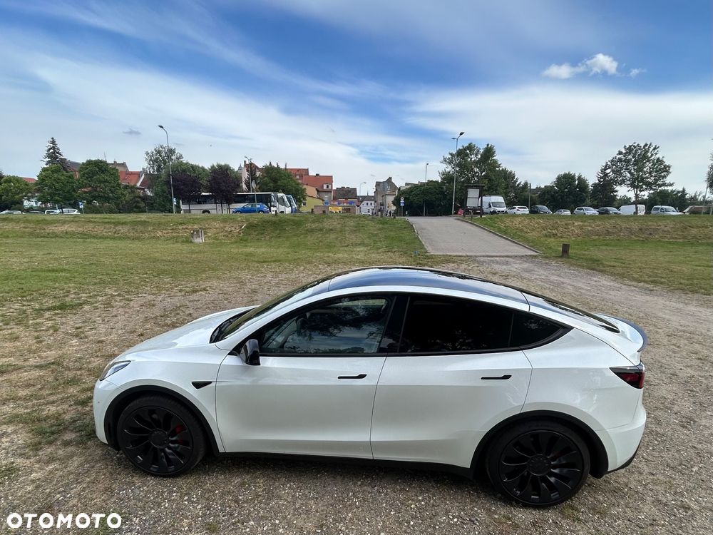 Tesla Y Performance Dual Motor AWD - 11