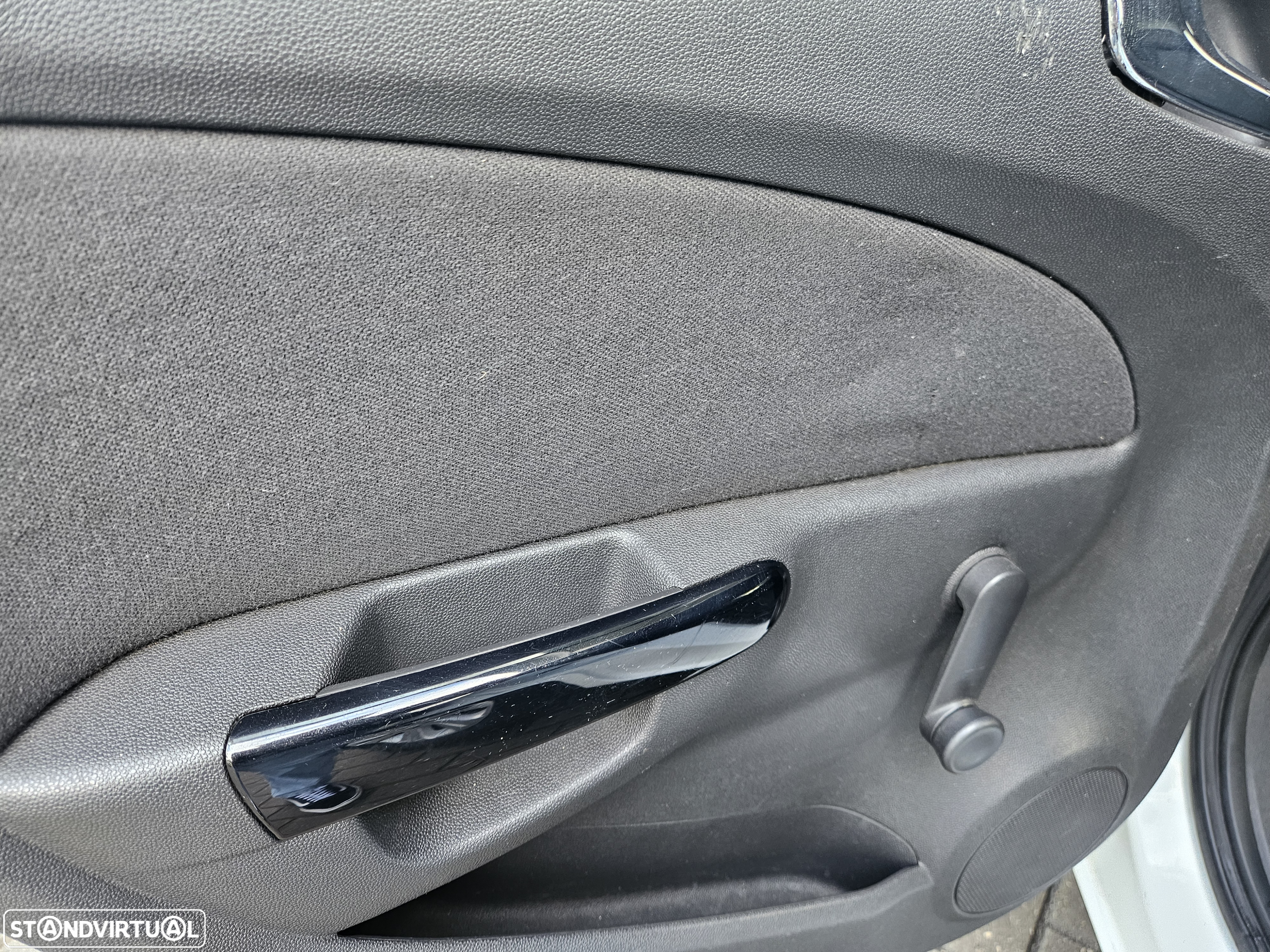 Opel Corsa 1.3 CDTi Enjoy EcoFLEX - 23
