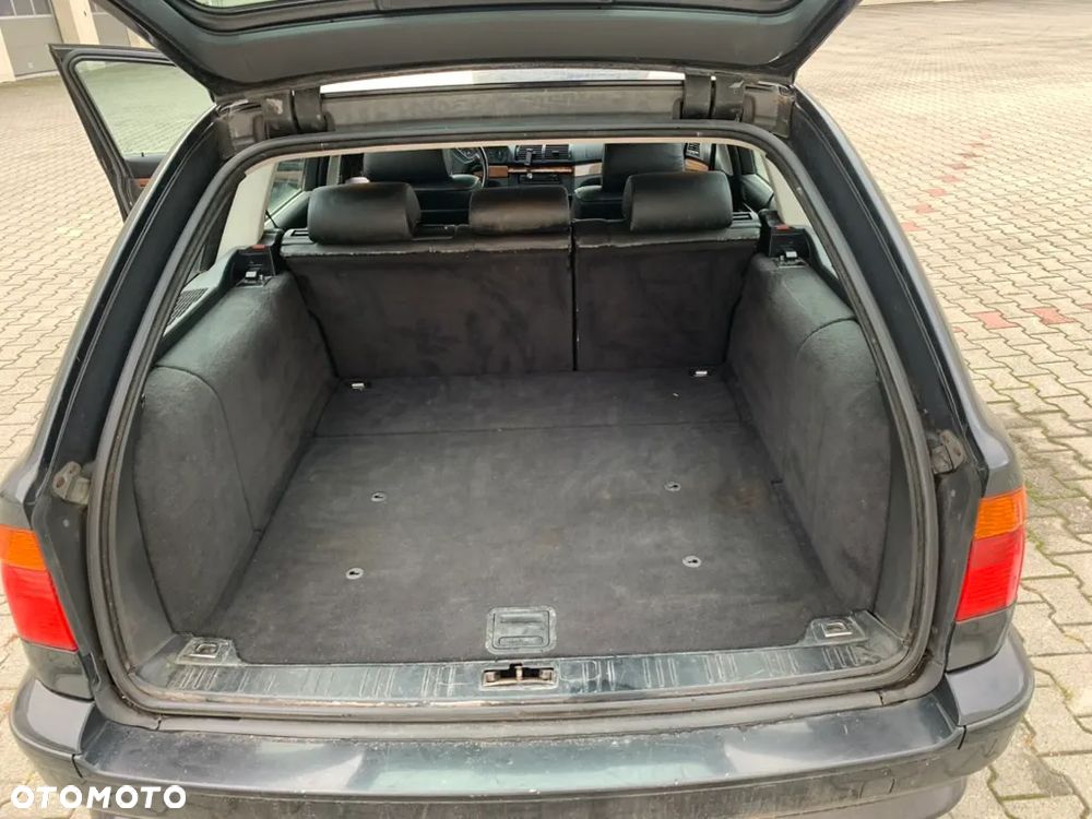 BMW Seria 5 520i - 11