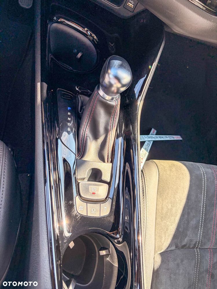 Toyota C-HR 1.8 Hybrid GPF GR Sport - 16