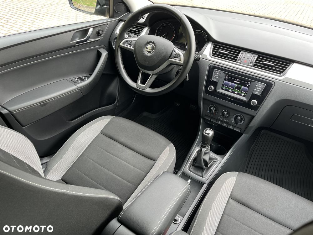 Skoda RAPID 1.2 TSI Ambition - 26