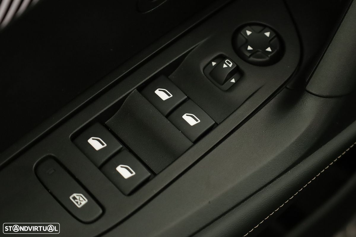 Peugeot 2008 1.2 PureTech Allure - 20