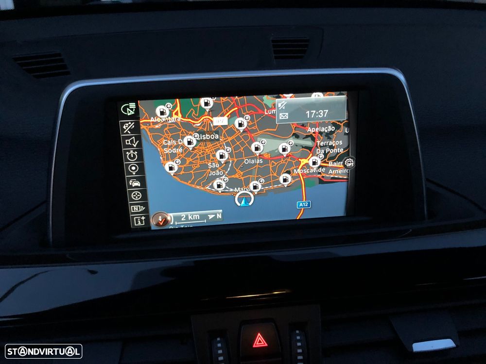 BMW X1 18 d sDrive xLine - 27