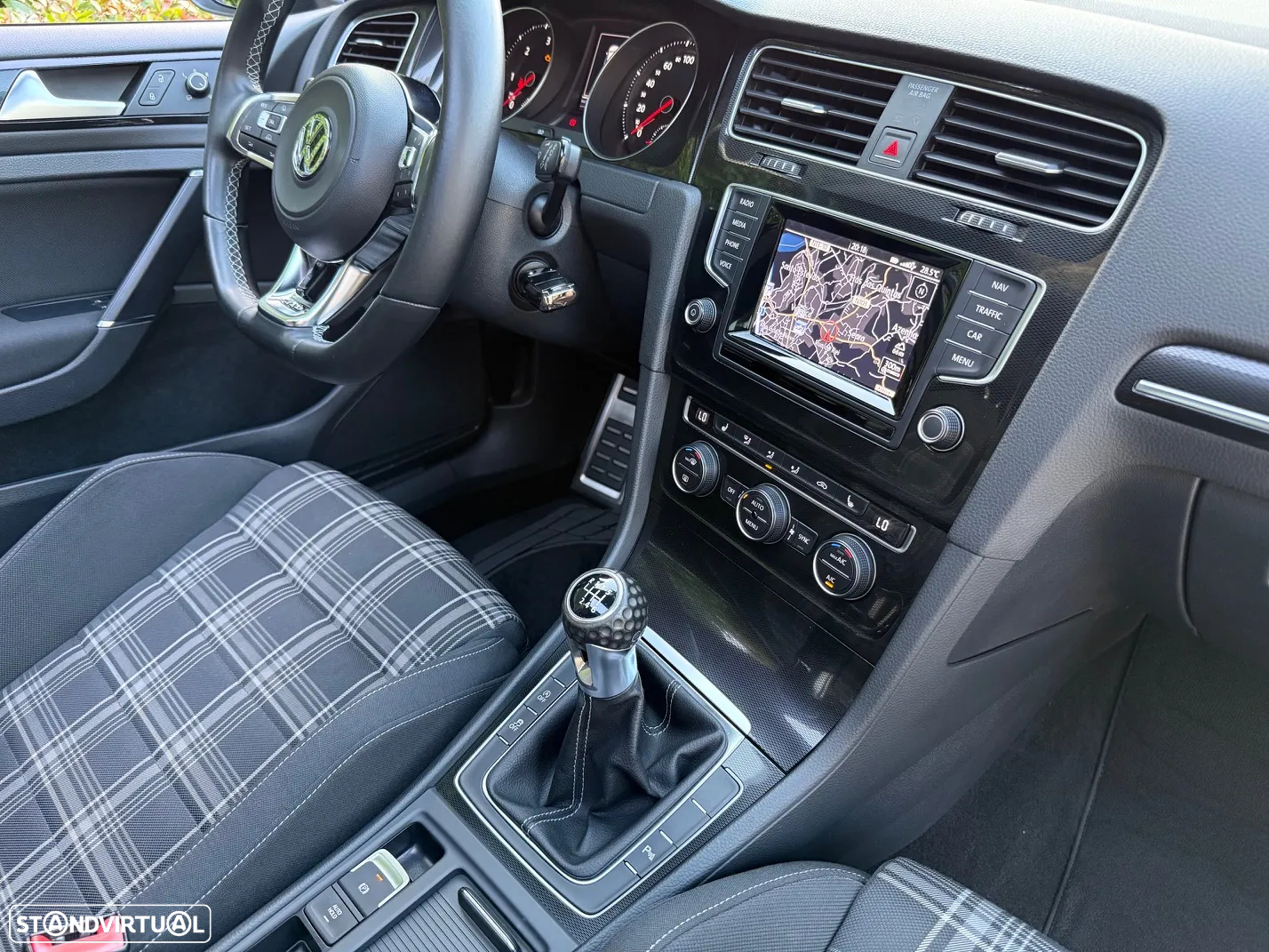 VW Golf 2.0 TDI GTD - 33