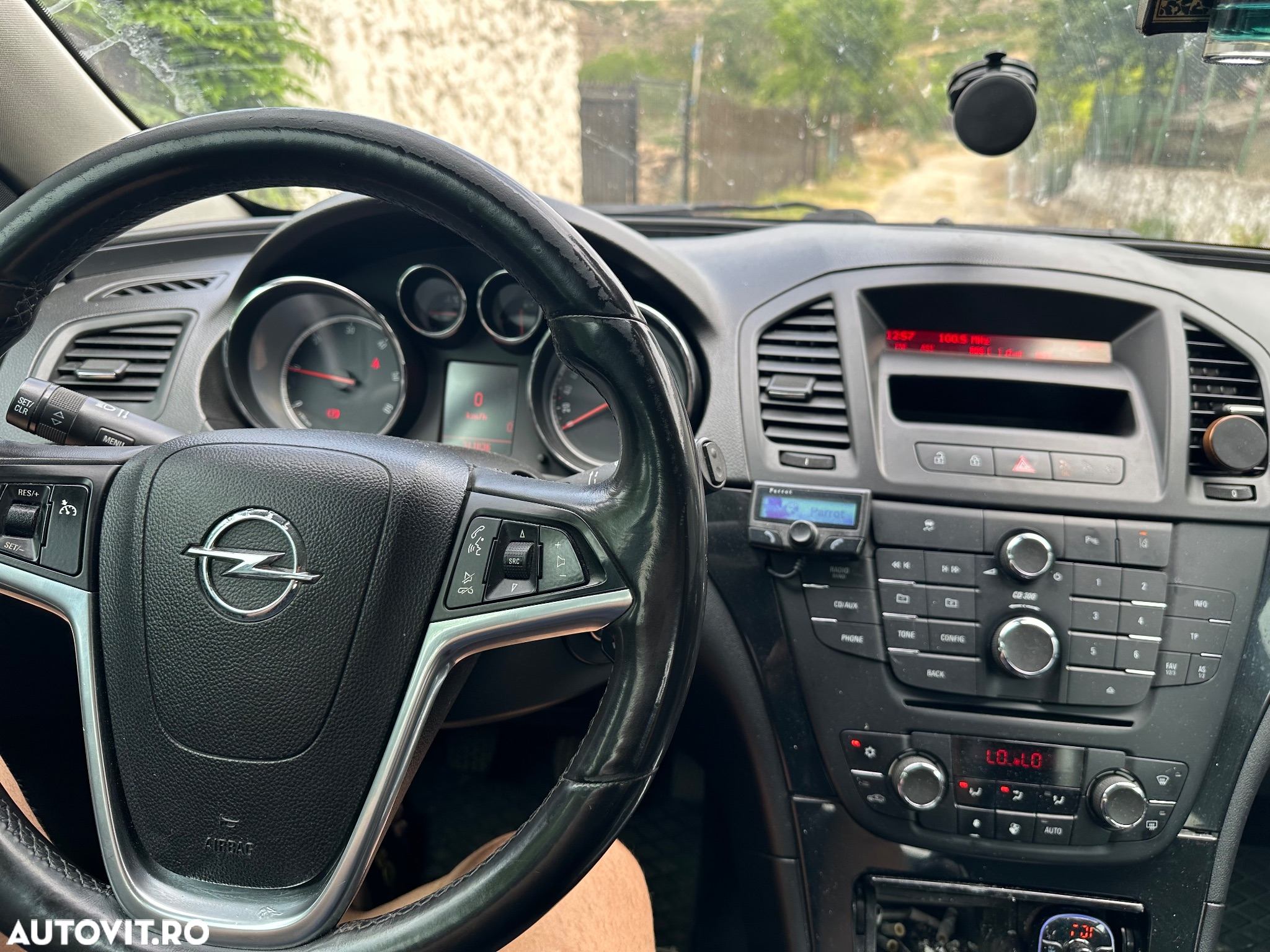 Opel Insignia 2.0 CDTI - 10