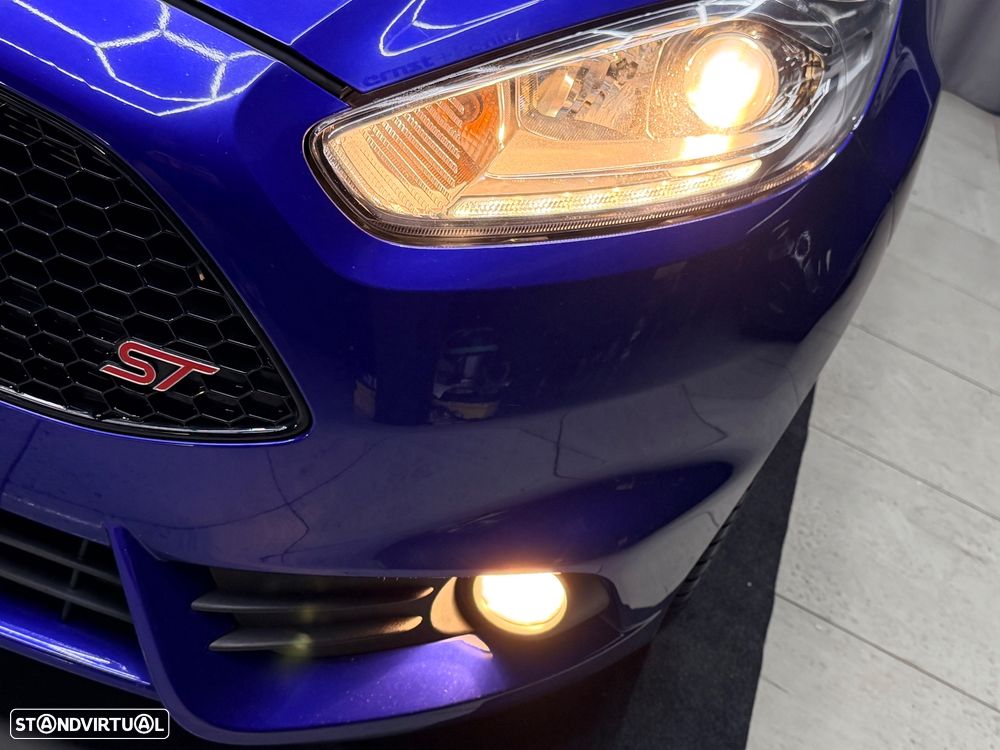 Ford Fiesta 1.6 EcoBoost c/ Pack Pele Desportiva ST - 10