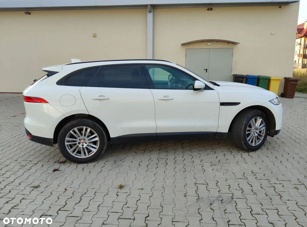 Jaguar F-Pace 2.0 i4P AWD R-Sport - 9