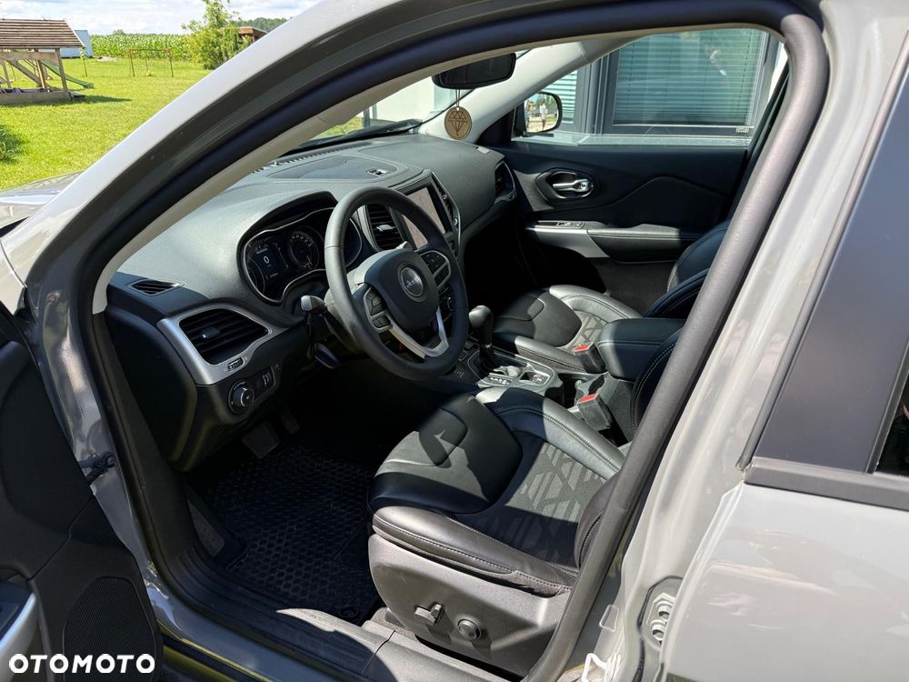 Jeep Cherokee - 7