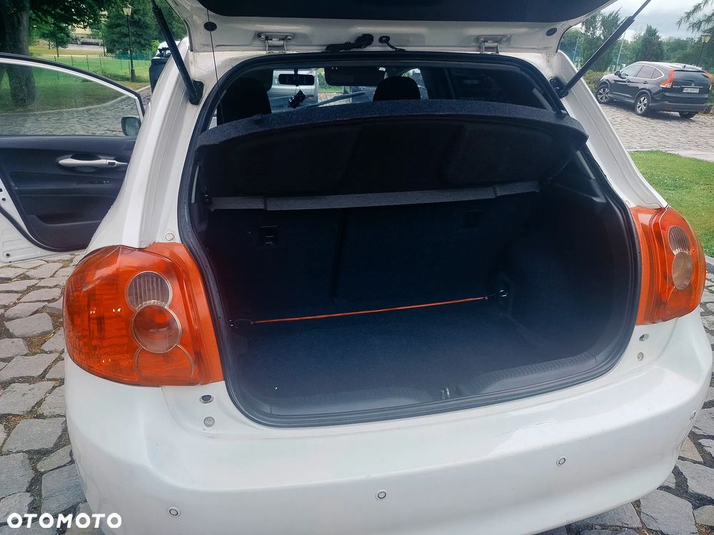 Toyota Auris 1.4 D-4D Luna - 15