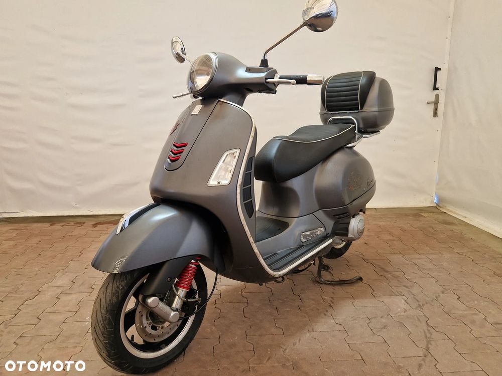 Piaggio Vespa - 2