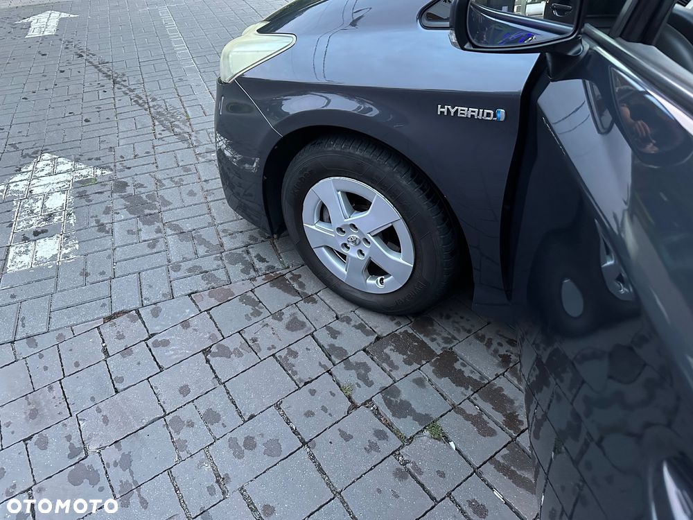 Toyota Prius+ ver--hybrid-sol - 13
