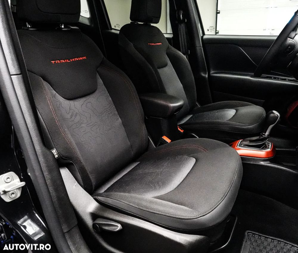 Jeep Renegade 1.3T 4xe AT6 PHEV Trailhawk - 14