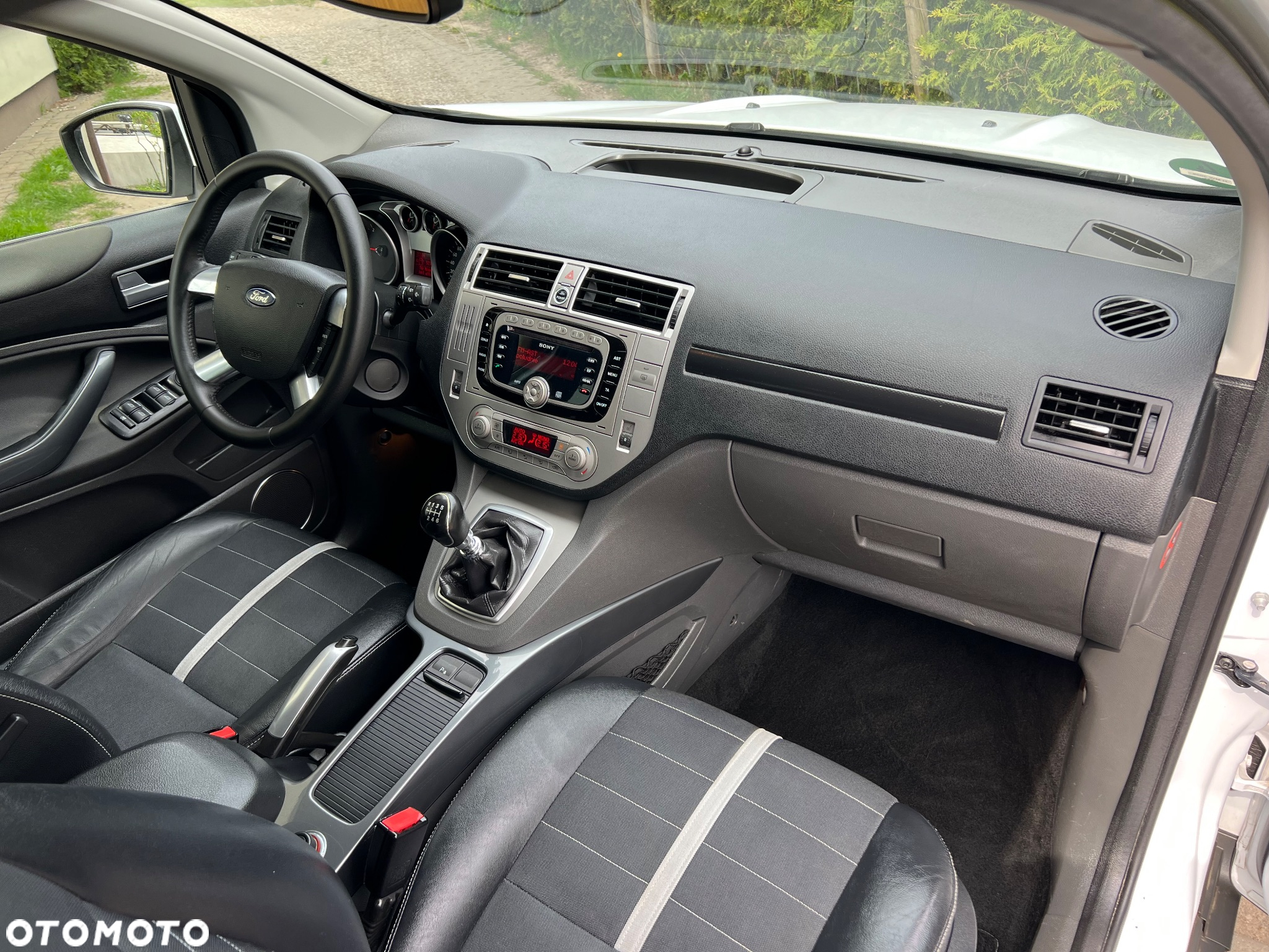Ford Kuga 2.0 TDCi FWD Titanium - 12
