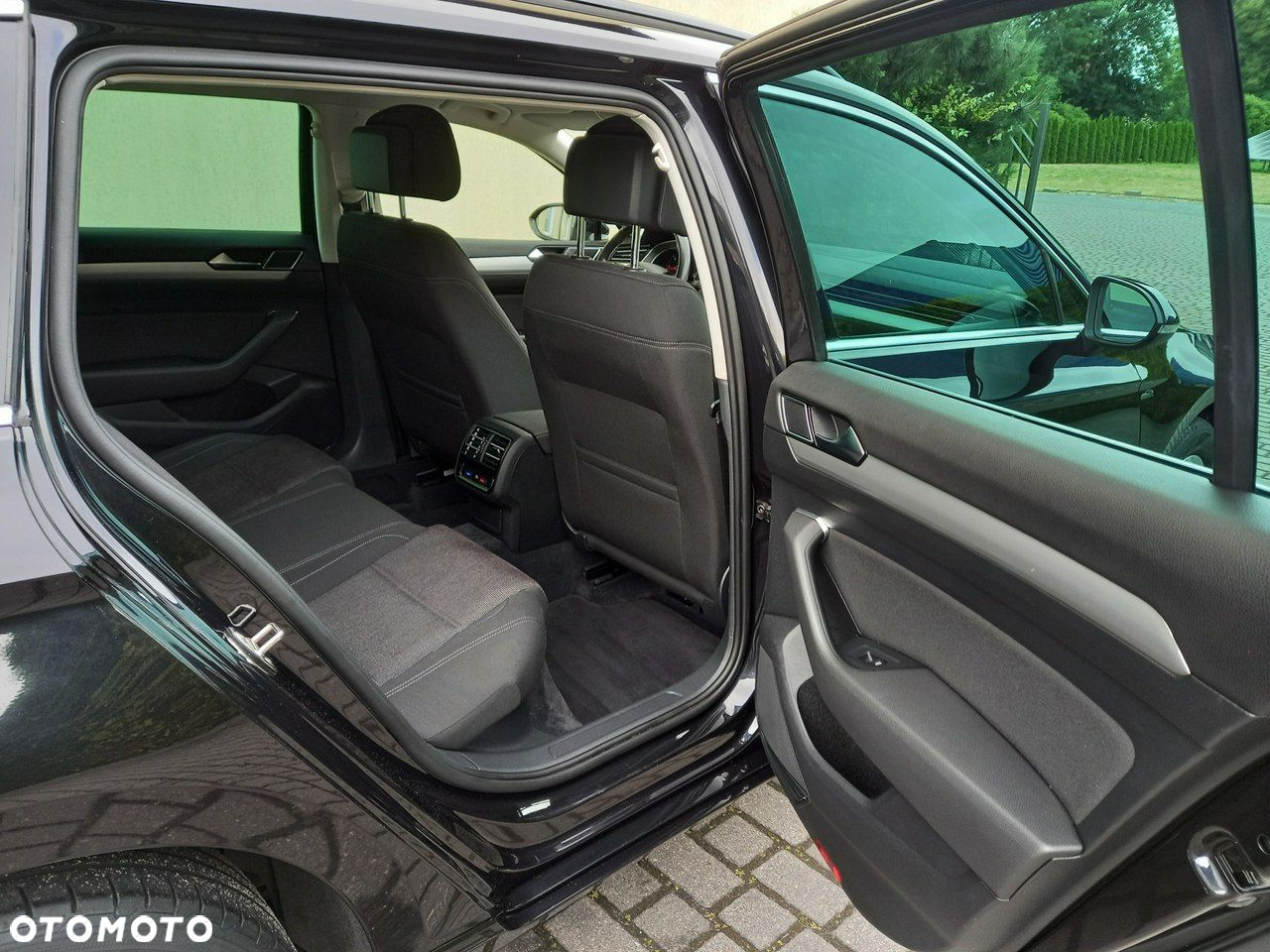 Volkswagen Passat 2.0 TDI BMT Trendline - 25
