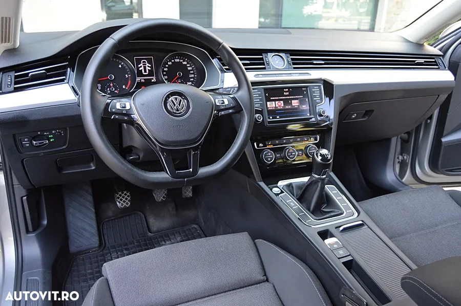 Volkswagen Passat Variant 2.0 TDI (BlueMotion Technology) Comfortline - 12