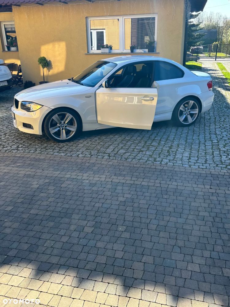 BMW Seria 1 123d Limited Edition Lifestyle mit M Sportpaket - 11