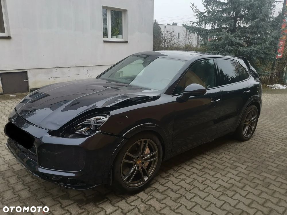 Porsche Cayenne - 4