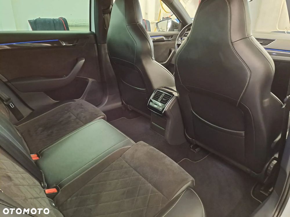 Skoda Superb 2.0 TDI 4x4 Sportline DSG - 10