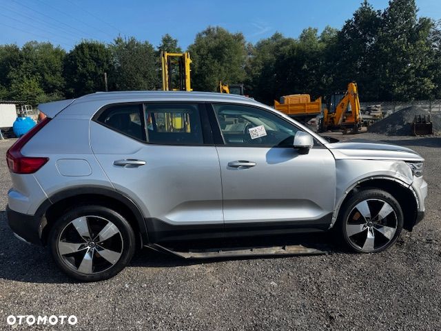 Volvo XC 40 D4 AWD Geartronic Momentum - 9